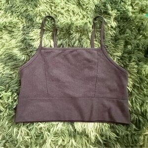 Black ribbed sports bra